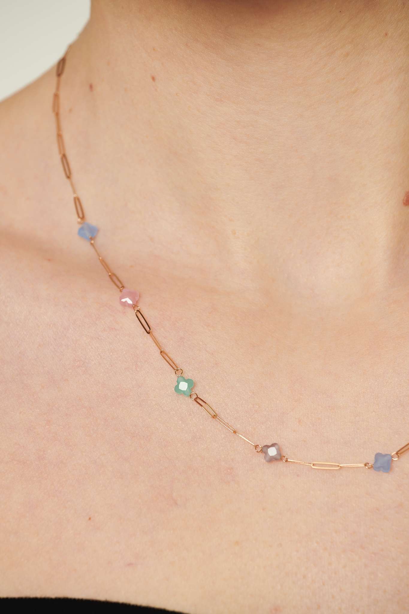 elye-light-coral-necklace