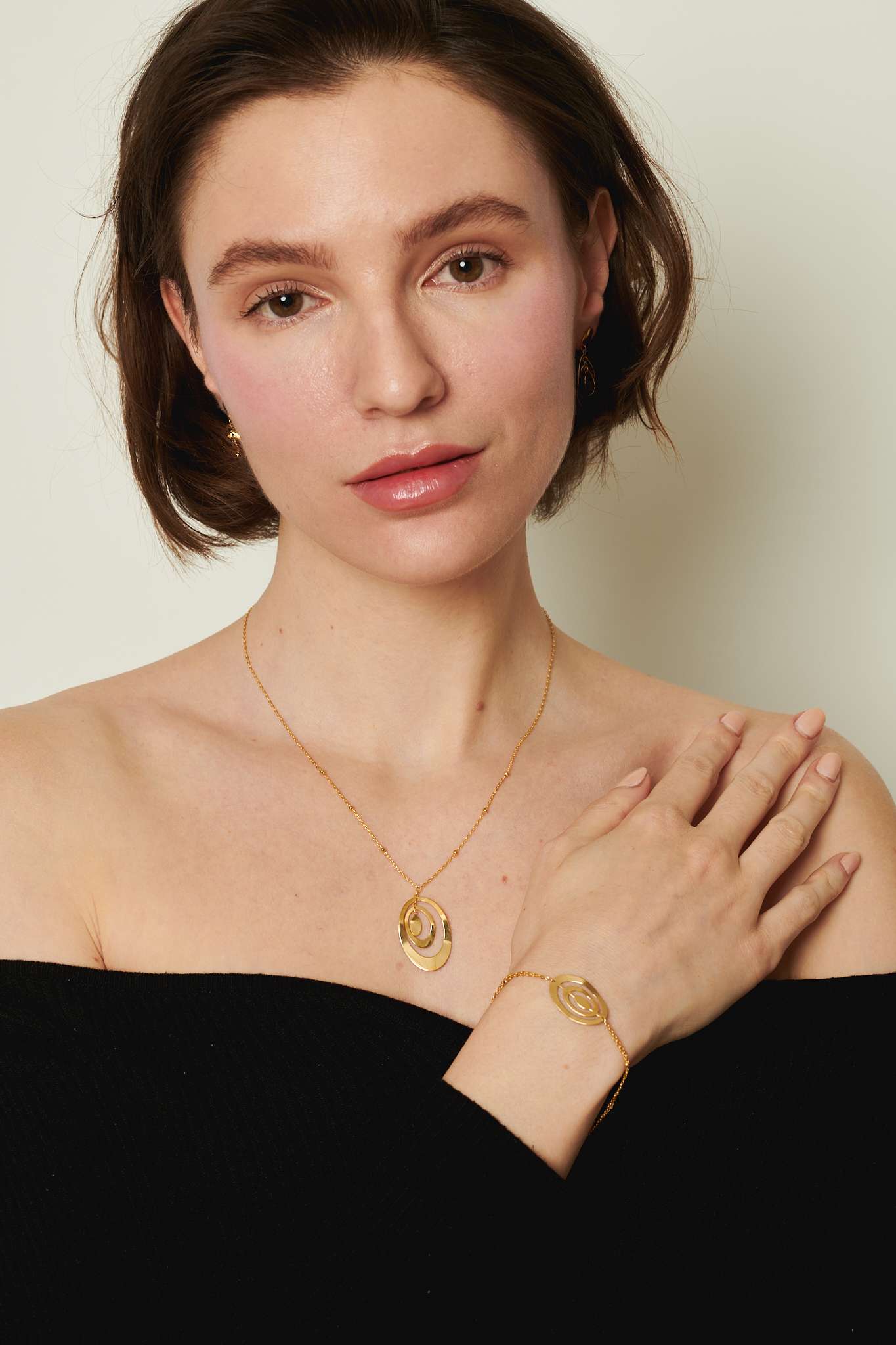 elyra-oval-set