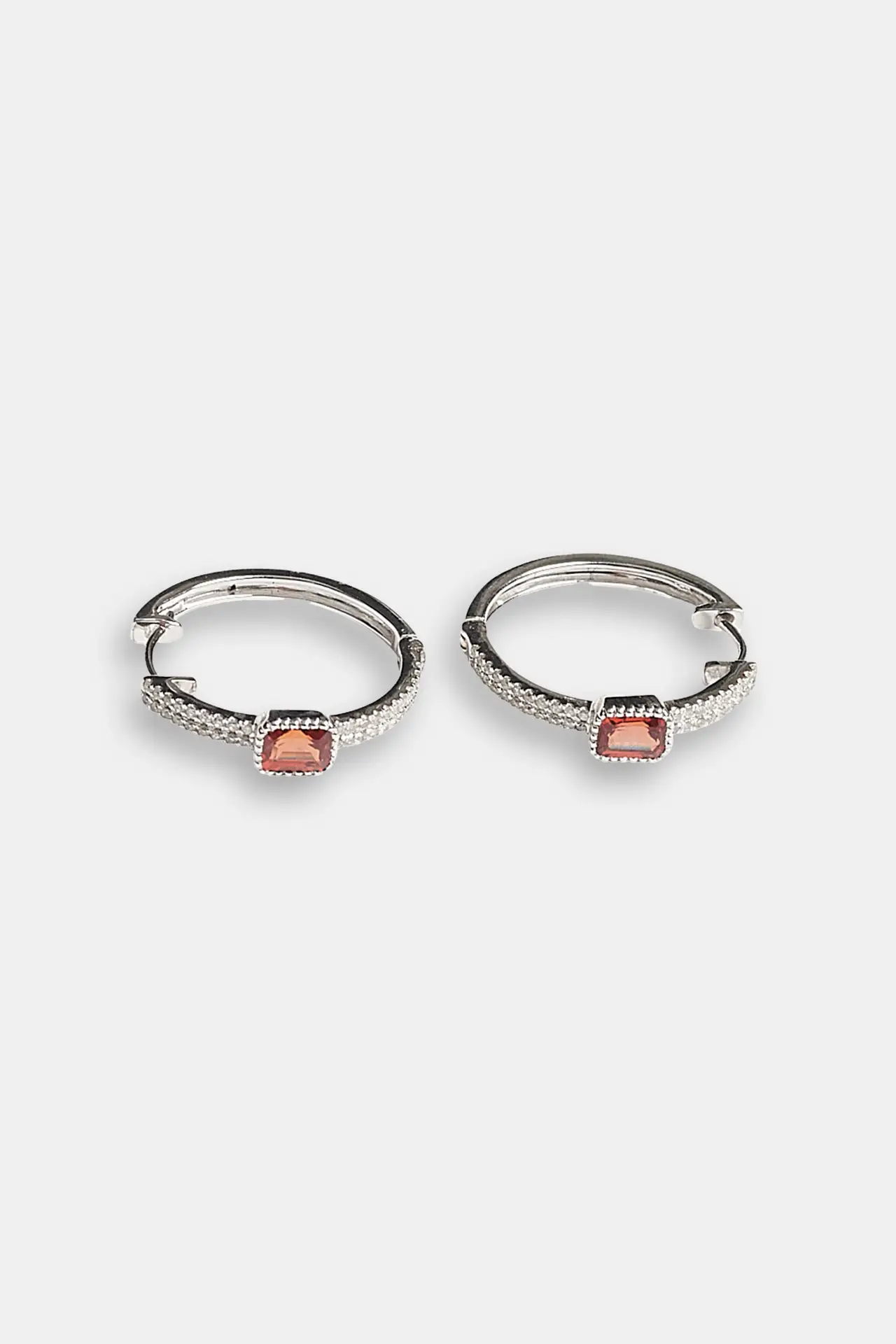 mirren-garnet-loop