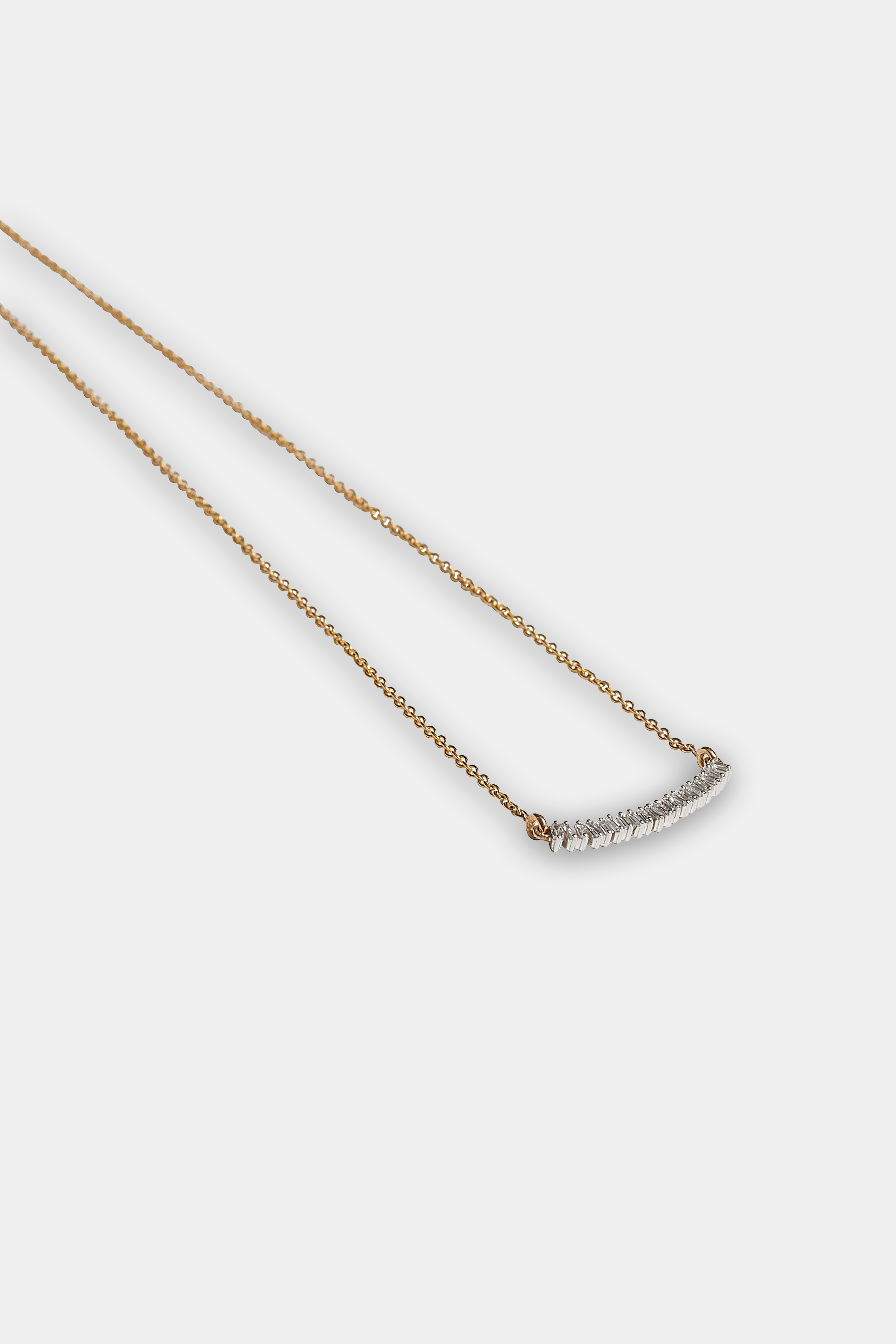 serene-baguette-line-necklace