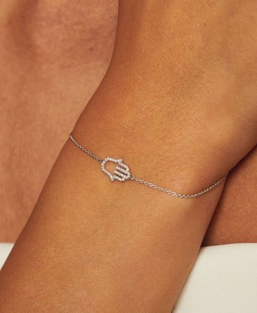 BRM-3737---Minimalist-Diamond-Fatima-Hand-Bracelet--02
