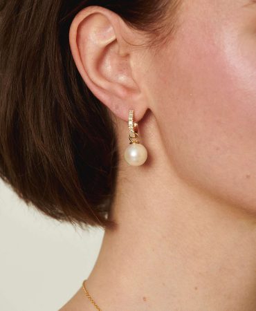 ER00292---Hanging-Pearl-Earrings-03