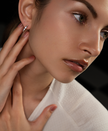 ER9326_BAGUETTE_LOOPS_EARRINGS_HALO_AND_BLISS