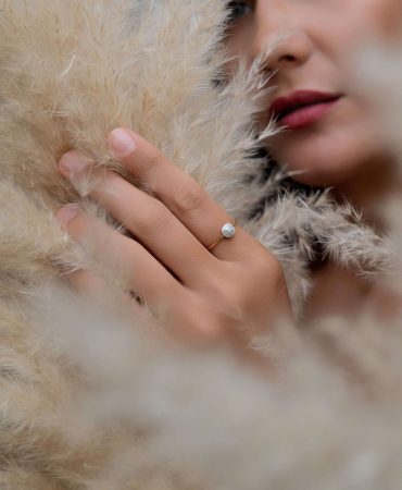 RN4791_Olyra_Cushion_Cluster_Ring_Halo_and_Bliss_02